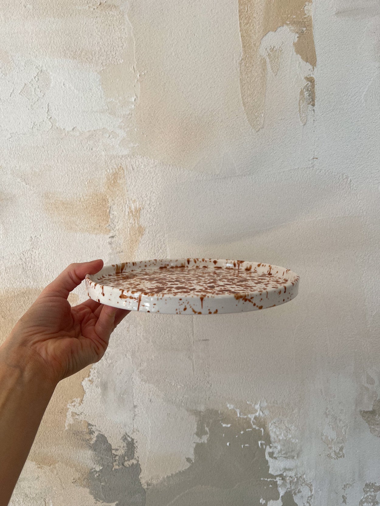 Talerz nakrapiany czekoladowy | 21 cm